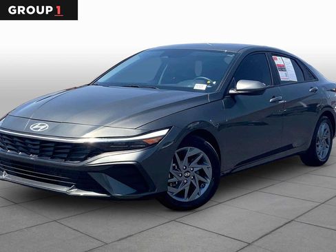 Used 2024 Hyundai Elantra SEL FWD image 1