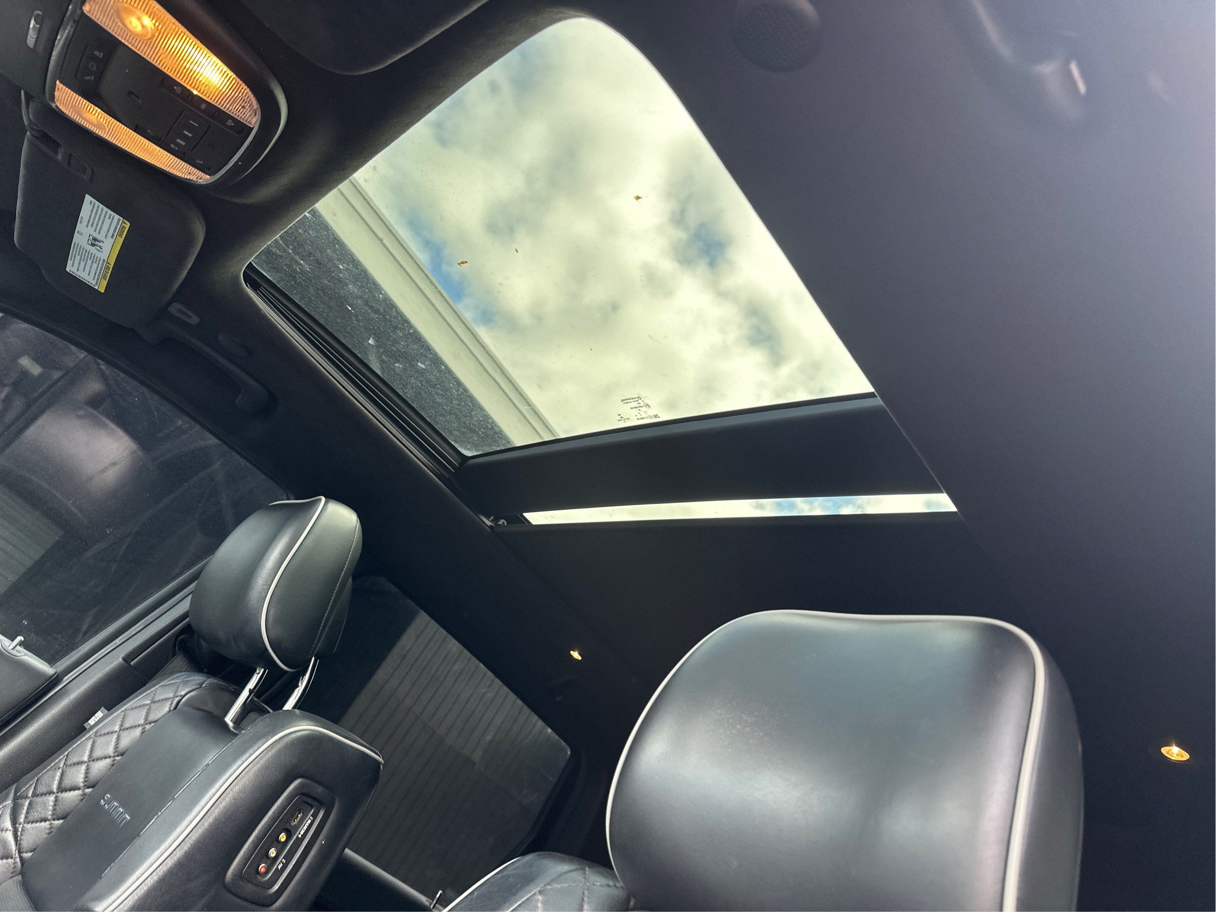 Used 2019 Jeep Grand Cherokee Summit AWD/4WD image 22