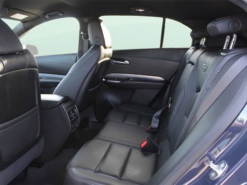 Used 2025 Cadillac XT4 Premium Luxury image 16