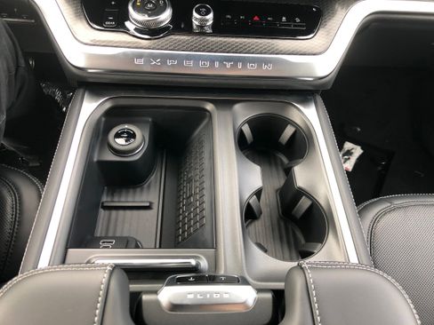 New 2025 Ford Expedition Platinum w/ Stealth Performance Package image 16