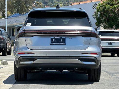New 2026 Lincoln Nautilus Reserve w/ Jet Appearance Package AWD/4WD image 4