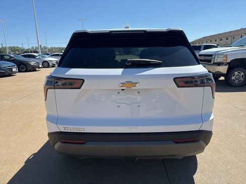 Used 2025 Chevrolet Equinox LT image 4