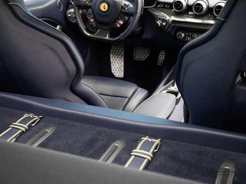 Used 2017 Ferrari F12 Berlinetta RWD image 6