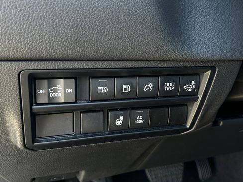 Used 2024 Toyota Tundra Limited image 23