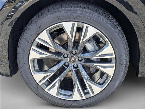 New 2026 Audi Q8 Premium Plus image 9
