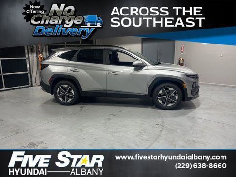 New 2026 Hyundai Tucson SEL FWD image 1