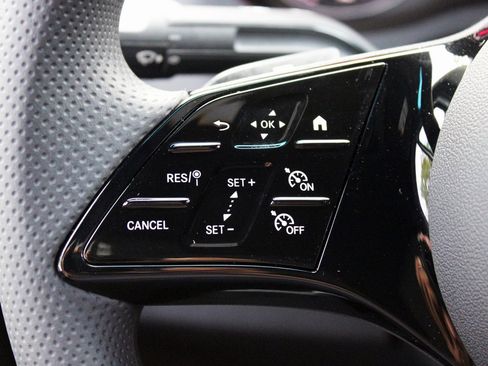 Used 2025 Mercedes-Benz Sprinter 2500 image 14