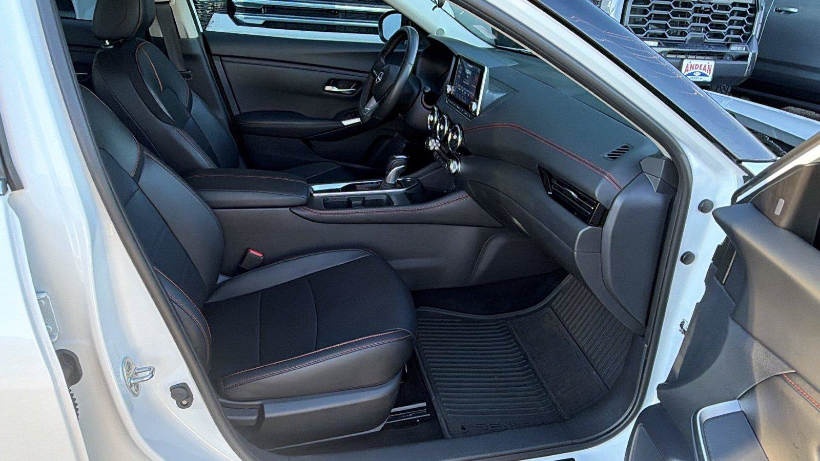 Used 2025 Nissan Sentra SR w/ SR Premium Package FWD image 19
