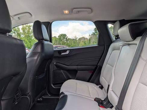Used 2023 Ford Escape SE FWD image 17