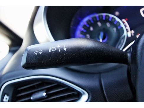 Used 2019 Chrysler Pacifica Touring Plus w/ Advanced Safetytec Group image 20