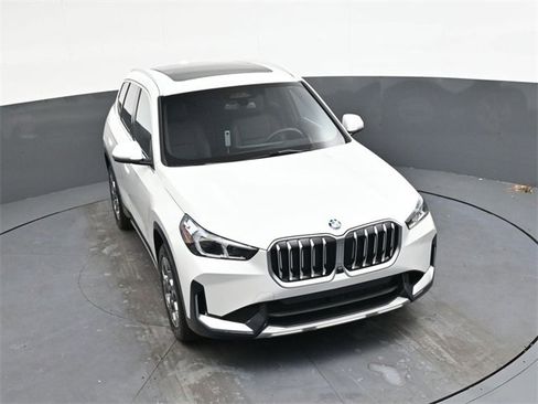 Used 2025 BMW X1 xDrive28i w/ Technology Package image 24