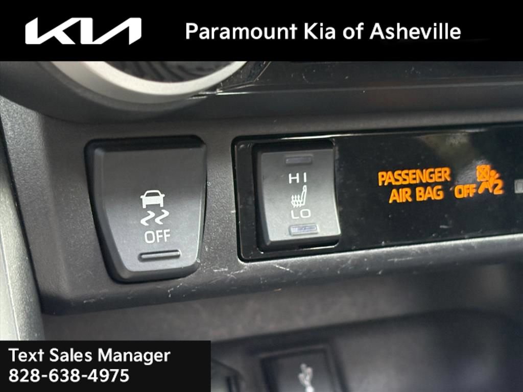 Used 2021 Toyota RAV4 SE w/ Weather & Moonroof Package AWD/4WD image 14