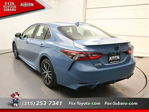 Used 2024 Toyota Camry SE w/ Cold Weather Package FWD image 16