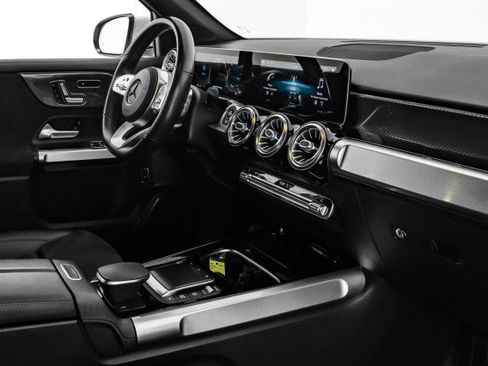 Used 2021 Mercedes-Benz GLB 35 AMG 4MATIC image 20