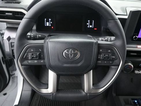 New 2026 Toyota 4Runner SR5 AWD/4WD image 5
