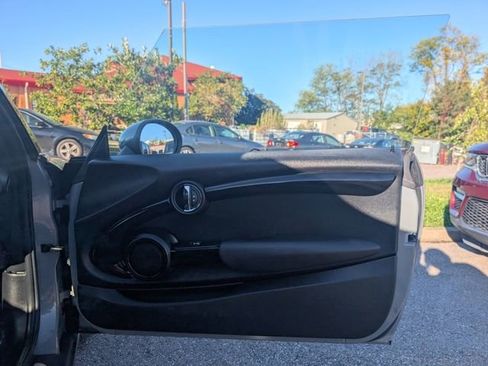 Used 2019 MINI Cooper S image 19