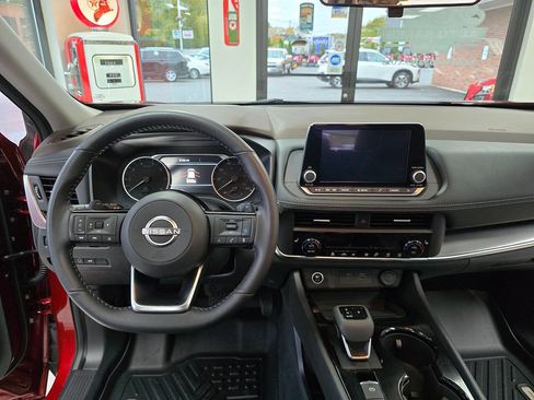 Used 2023 Nissan Rogue SV w/ SV Premium B Package image 29