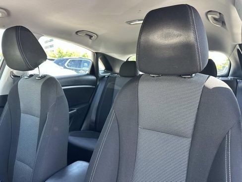 Used 2016 Hyundai Elantra GT FWD image 19