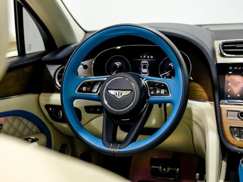 Used 2023 Bentley Bentayga Speed image 12