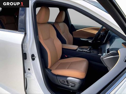 Used 2024 Lexus RX 350 Premium w/ Accessory Package (Z1) FWD image 8