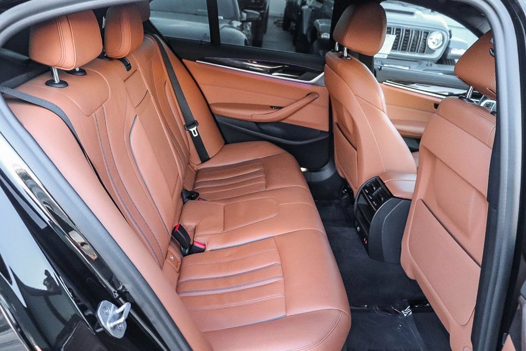 Used 2020 BMW 530e w/ M Sport Package RWD image 18
