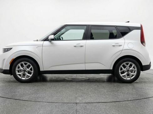 Used 2025 Kia Soul LX w/ LX Technology Package FWD image 5