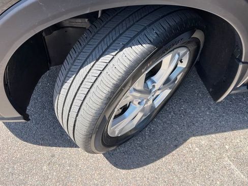 Certified 2025 Honda HR-V LX image 20