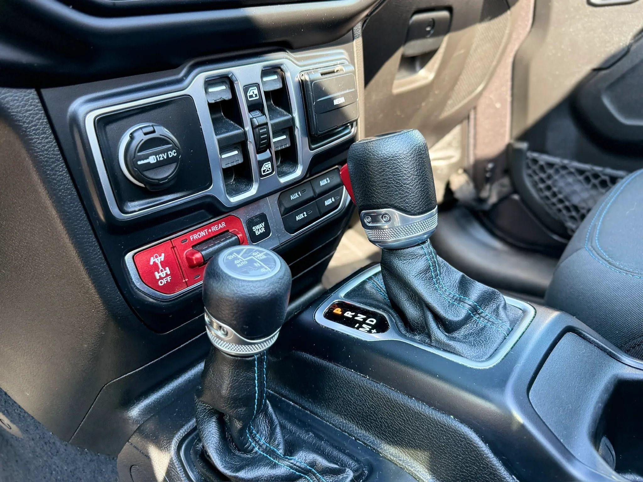 Used 2023 Jeep Wrangler Unlimited Rubicon 4xe w/ Cold Weather Group AWD/4WD image 39