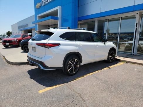 Used 2021 Toyota Highlander XSE AWD/4WD image 5