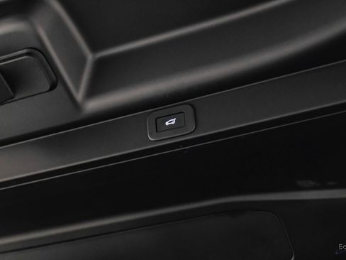 Used 2024 Land Rover Range Rover SE image 98