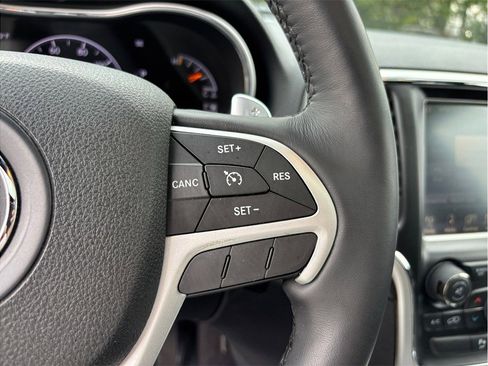 Used 2015 Jeep Grand Cherokee Altitude RWD image 24