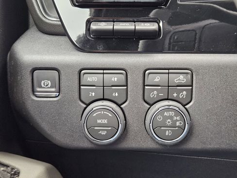 New 2026 Chevrolet Silverado 2500 ZR2 image 23