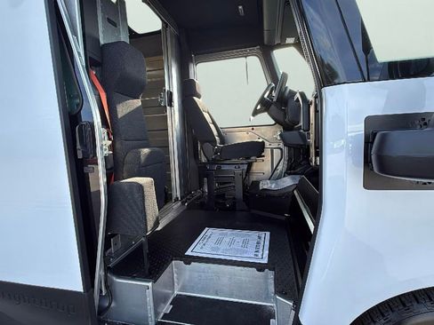 Used 2024 Chevrolet Brightdrop 600 w/ Battery Pack, Max Range image 31