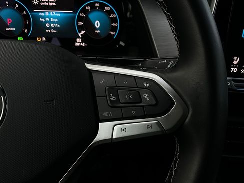 Used 2025 Volkswagen Atlas Cross Sport SE image 36