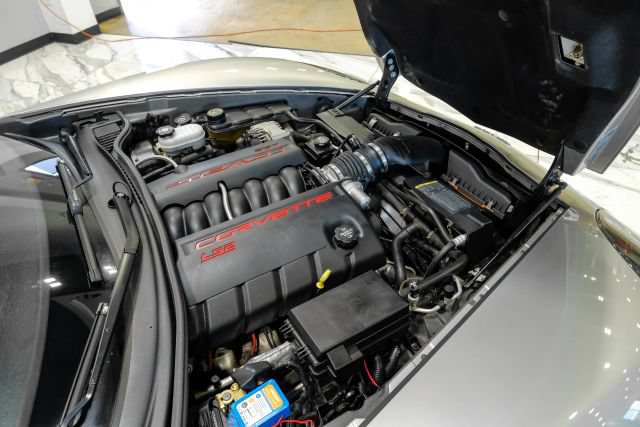 Used 2005 Chevrolet Corvette Coupe w/ Preferred Equipment Group RWD image 42