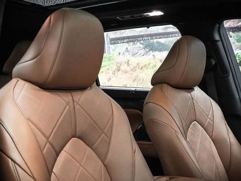 Used 2024 Toyota Highlander Platinum image 27