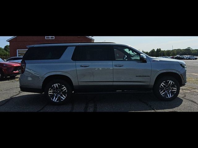 Used 2025 Chevrolet Suburban Z71 AWD/4WD image 8