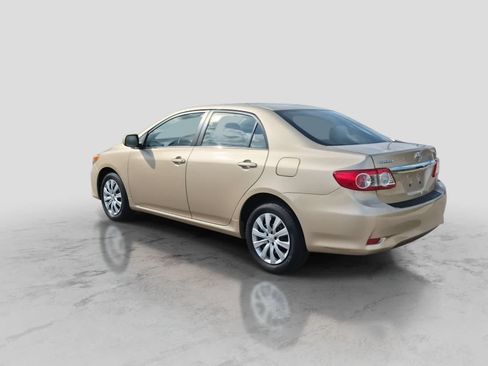 Used 2013 Toyota Corolla LE FWD image 6