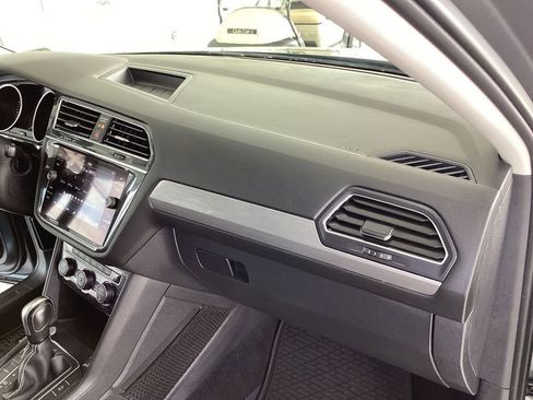 Used 2021 Volkswagen Tiguan SE AWD/4WD image 16