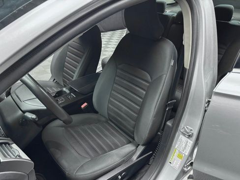 Used 2019 Ford Fusion SE FWD image 30