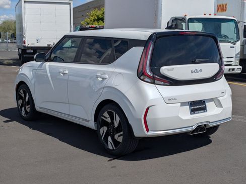 Certified 2023 Kia Soul GT-Line w/ GT-Line Technology Package FWD image 3