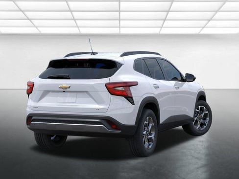 New 2026 Chevrolet Trax LT w/ Sunroof Package FWD image 5