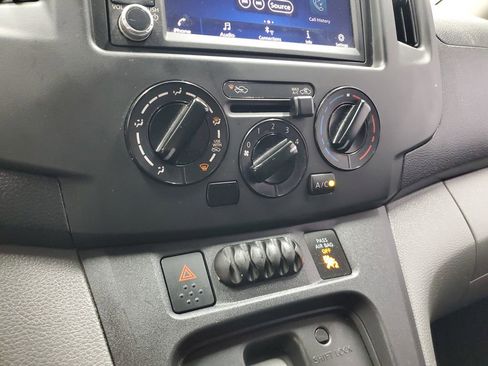 Used 2020 Nissan NV200 S image 24