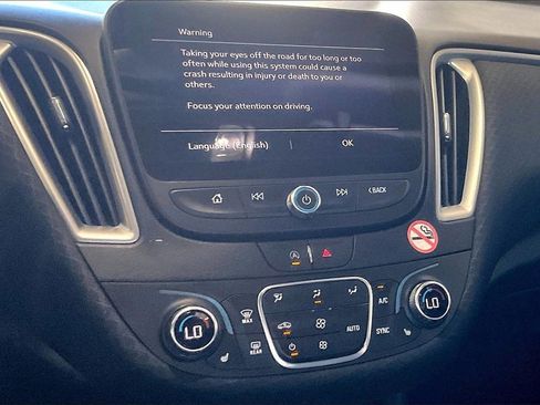 Used 2025 Chevrolet Malibu LT image 10