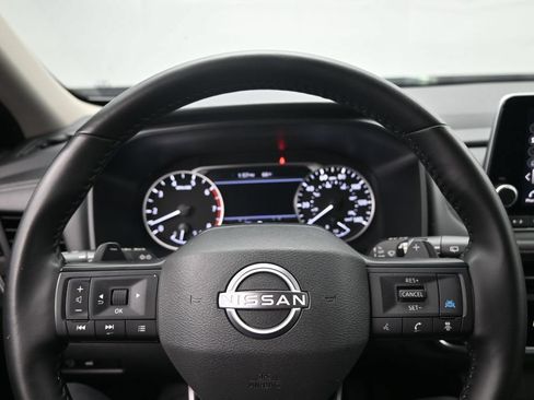 Used 2025 Nissan Rogue SV AWD/4WD image 12