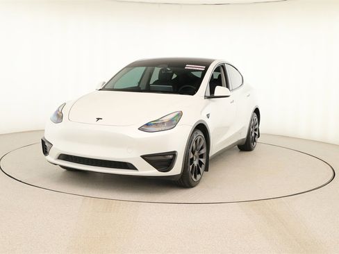Used 2023 Tesla Model Y Long Range image 12