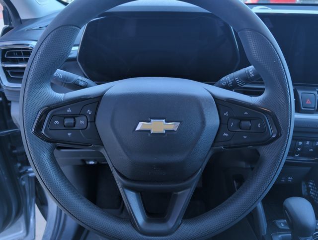 Used 2024 Chevrolet TrailBlazer LS w/ LS Convenience Package FWD image 15