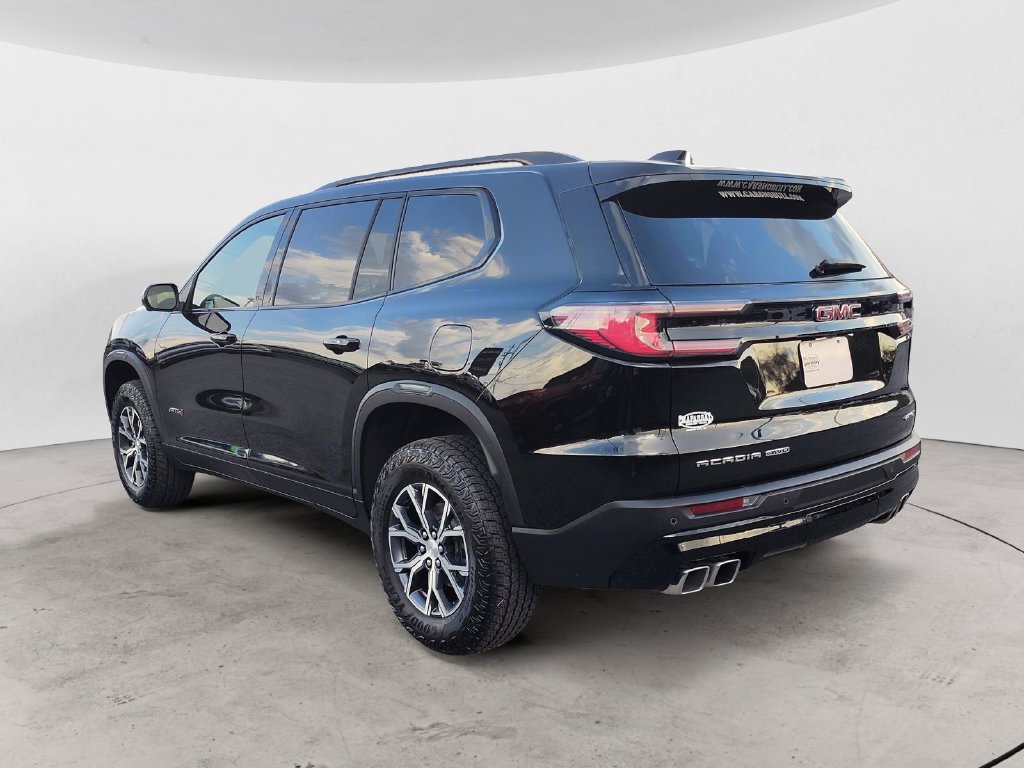 Used 2025 GMC Acadia AT4 w/ Luxury Package AWD/4WD image 5