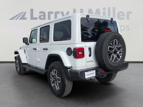 New 2026 Jeep Wrangler Unlimited Sahara AWD/4WD image 3