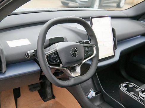 New 2026 Volvo EX30 Ultra image 13